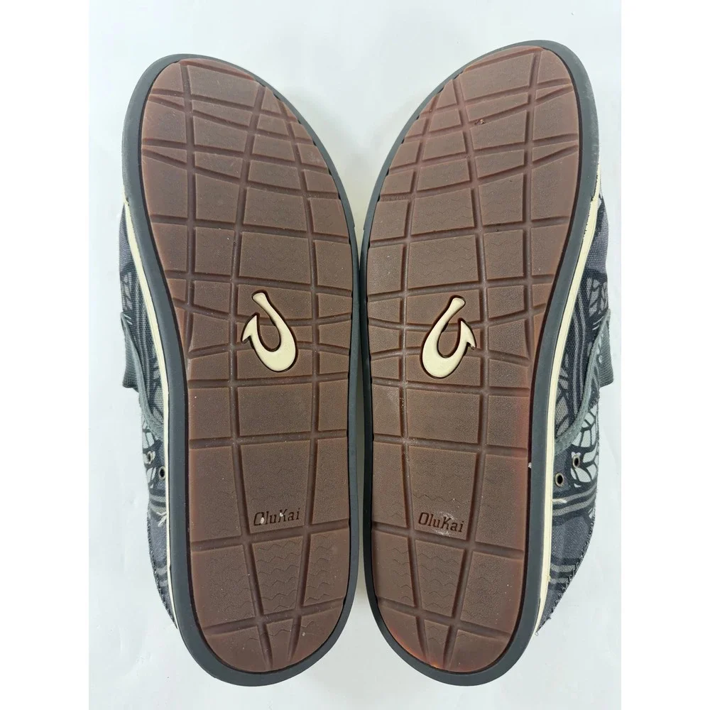 OluKai Kahu Pow Wow Mens 10 Grey Black Leaf Print Slip On Shoes 10372-6CWR